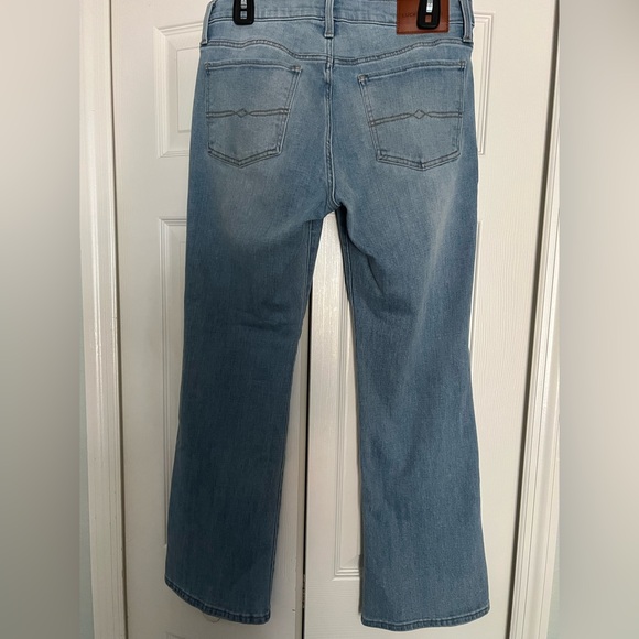 Lucky Brand Sweet Midrise bootcut Jeans light wash - Picture 2 of 5